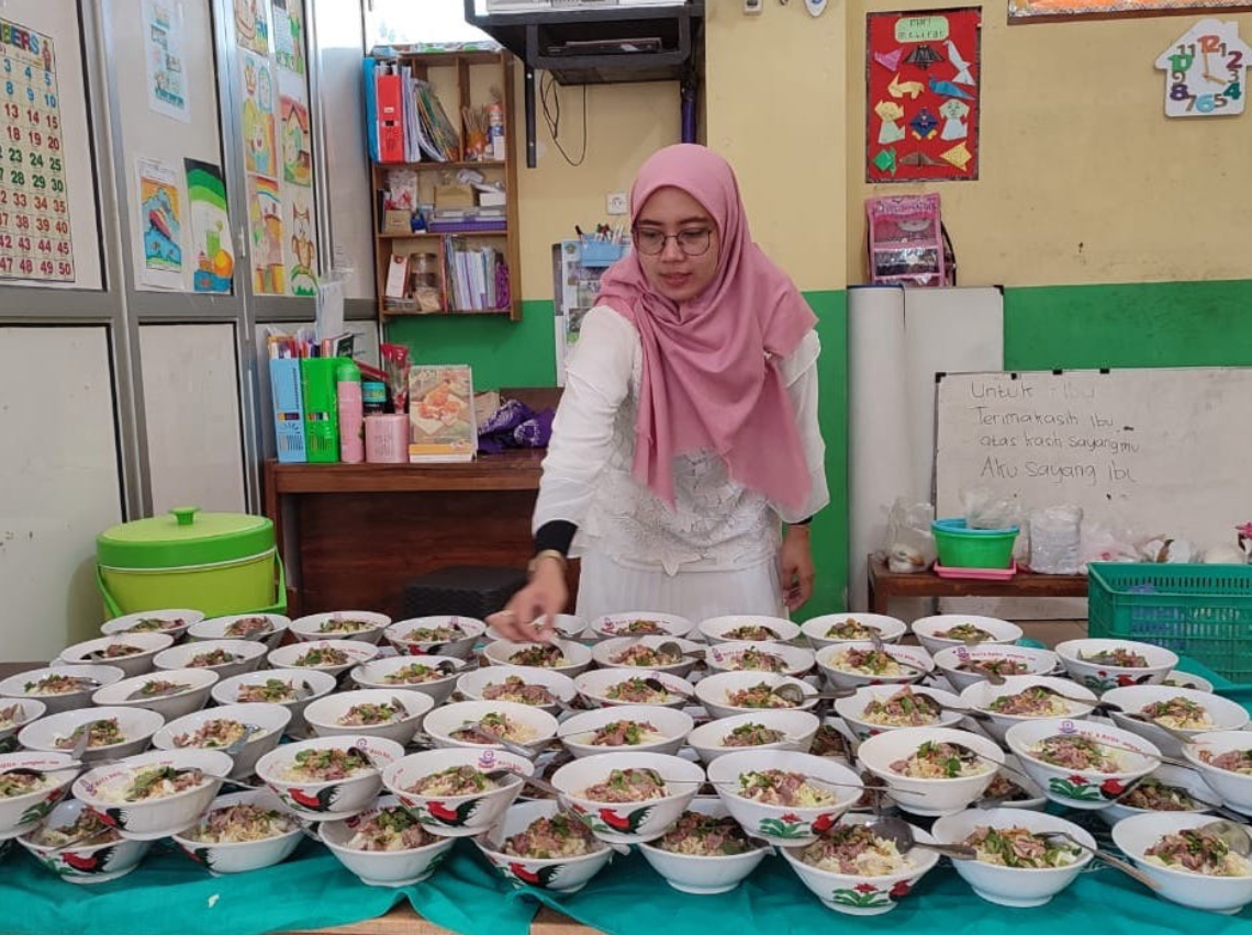  Pesenan soto daging 150 Porsi